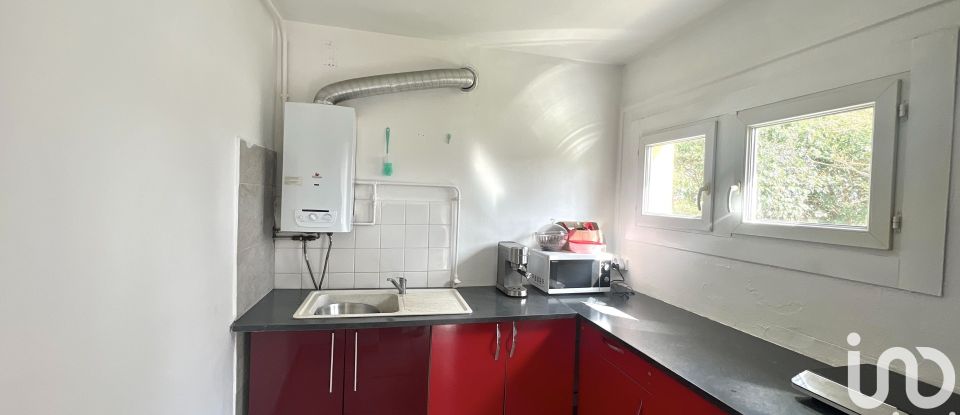 Appartement 6 pièces de 95 m² à Saint-Nazaire (30200)