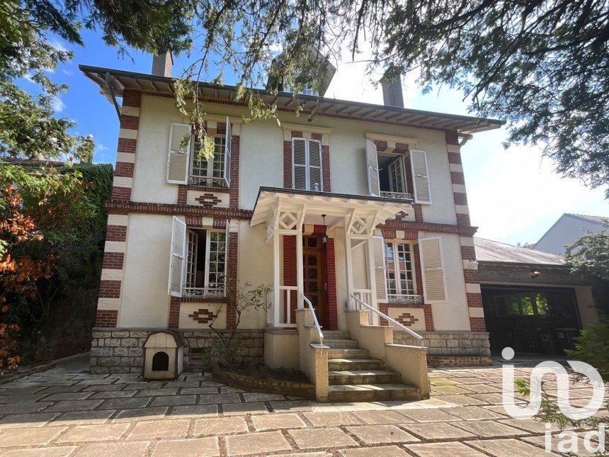 Mansion 10 rooms of 230 m² in Vernouillet (78540)