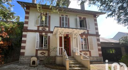 Mansion 10 rooms of 230 m² in Vernouillet (78540)