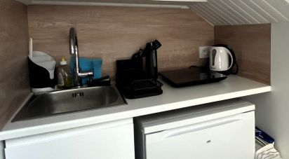 Studio 1 room of 9 m² in Paris (75017)