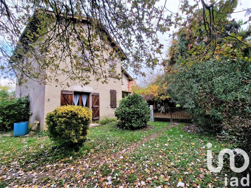 Maison 8 pièces de 160 m² à Castelsarrasin (82100)