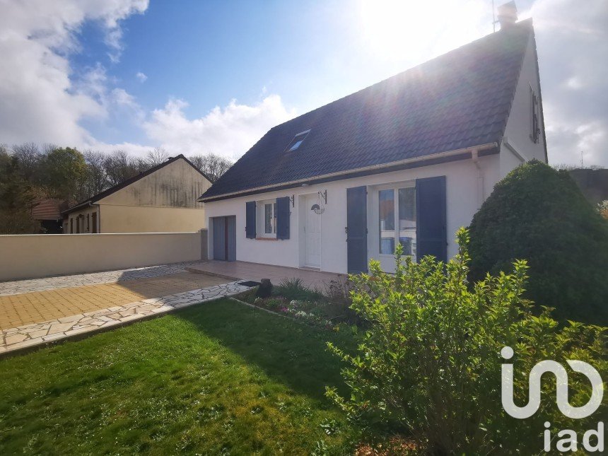 Maison 6 pièces de 130 m² à Les Villages Vovéens (28150)