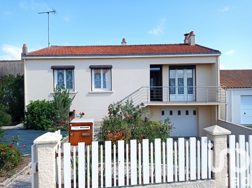 Maison 6 pièces de 85 m² à Bournezeau (85480)