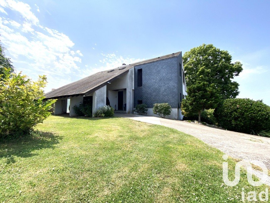 Architect house 6 rooms of 164 m² in Loches (37600)