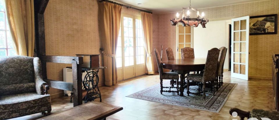 Traditional house 6 rooms of 174 m² in Troyes (10000)