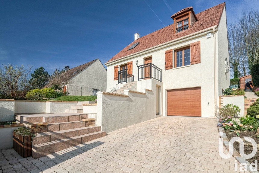 Traditional house 5 rooms of 120 m² in Crégy-lès-Meaux (77124)