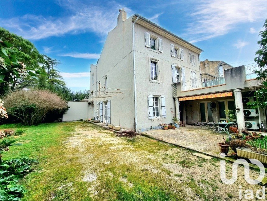 Mansion 8 rooms of 290 m² in Bollène (84500)