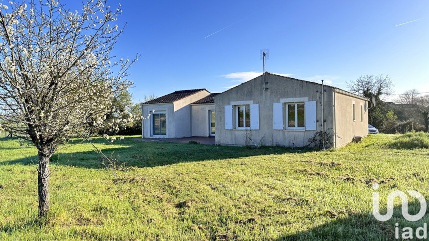 Pavilion 5 rooms of 121 m² in La Croix-Comtesse (17330)