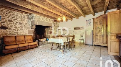 Country house 3 rooms of 57 m² in Cuguen (35270)