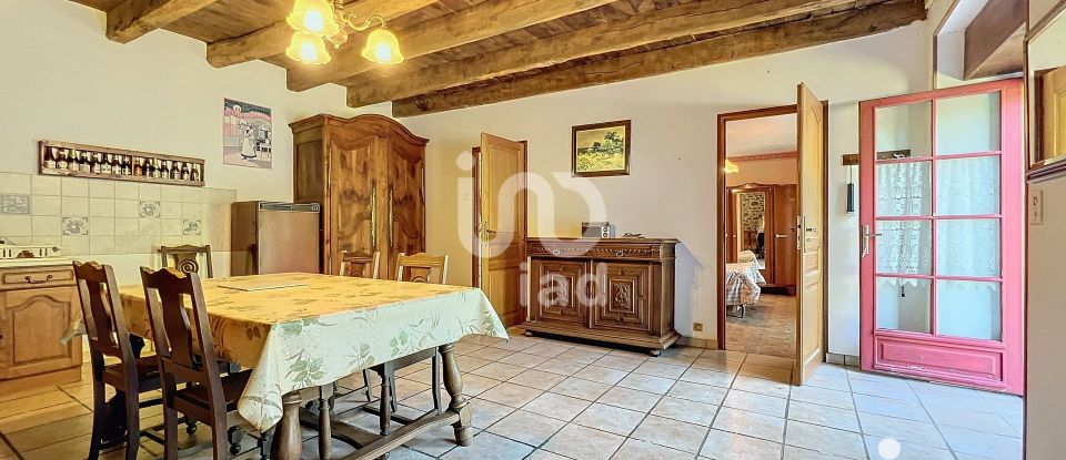 Country house 3 rooms of 57 m² in Cuguen (35270)