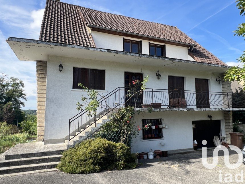 Traditional house 8 rooms of 285 m² in Chessy (77700)