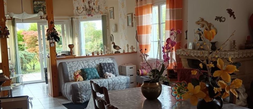 House 3 rooms of 103 m² in Saint-Clair-sur-l'Elle (50680)