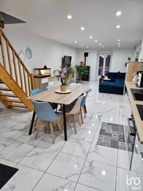 Maison 5 pièces de 89 m² à Serrouville (54560)