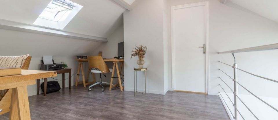 Maison 7 pièces de 192 m² à Loury (45470)