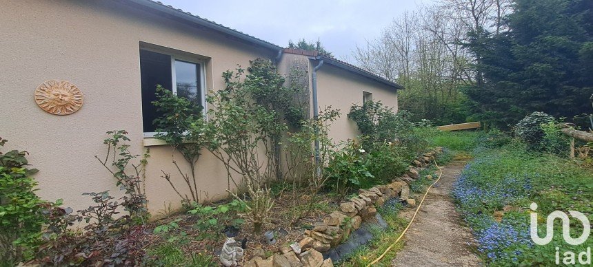 House 6 rooms of 120 m² in Bretignolles (79140)