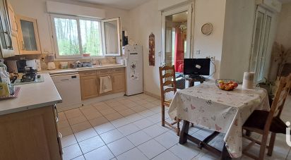 House 6 rooms of 120 m² in Bretignolles (79140)