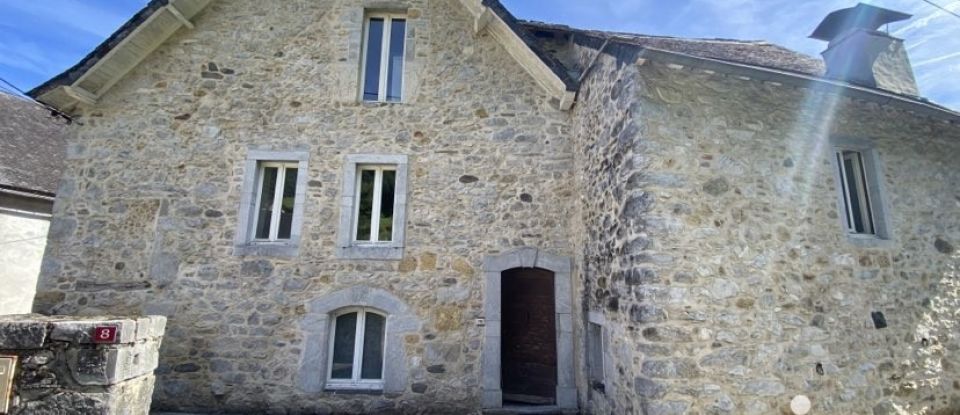 Village house 6 rooms of 170 m² in Lées-Athas (64490)