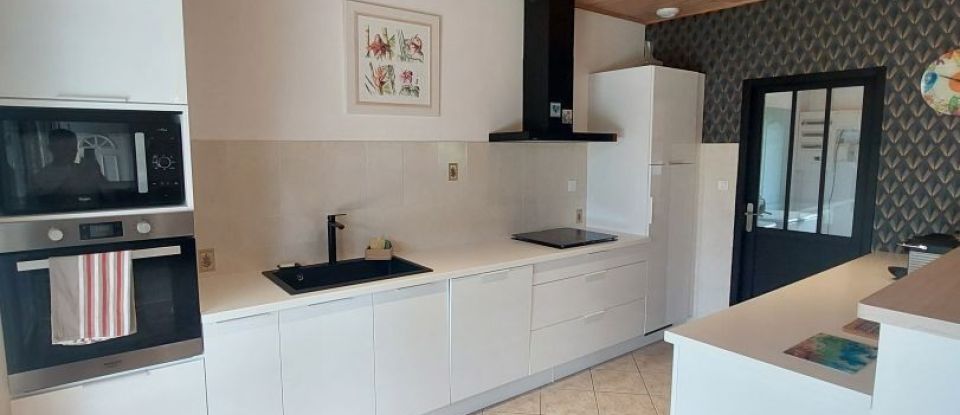 Maison 4 pièces de 115 m² à Tournay (65190)