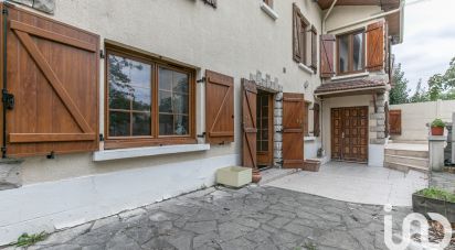 Maison traditionnelle 5 pièces de 119 m² à Stains (93240)