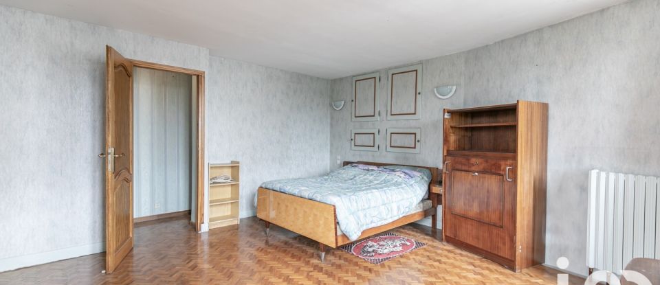 Traditional house 5 rooms of 119 m² in Stains (93240)