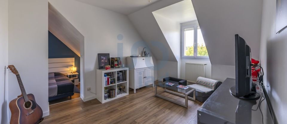 Maison 6 pièces de 110 m² à Moret Loing et Orvanne (77250)