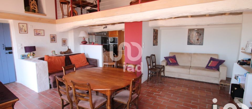 Village house 6 rooms of 149 m² in La Motte (83920)