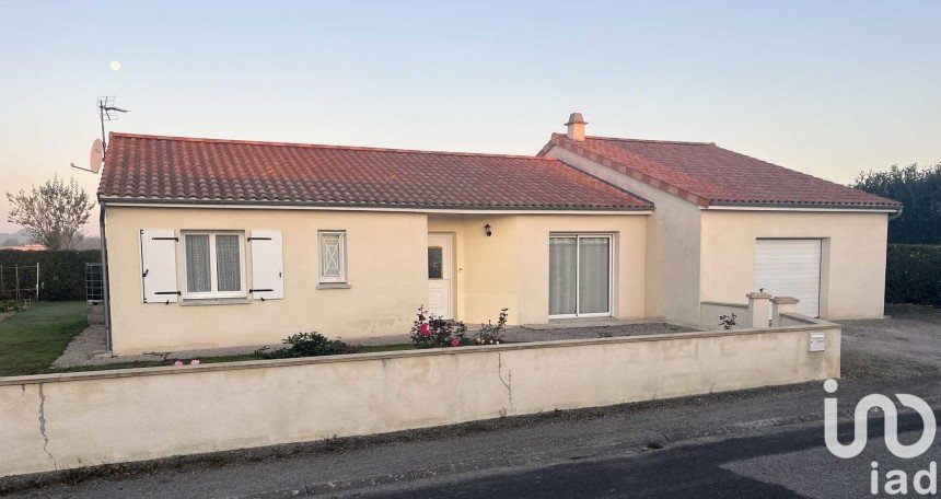 Pavillon 4 pièces de 118 m² à La Ferrière-en-Parthenay (79390)