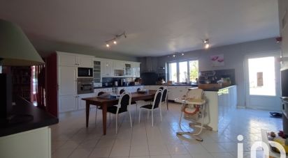 Longere 6 rooms of 513 m² in Le Ménil-Guyon (61170)