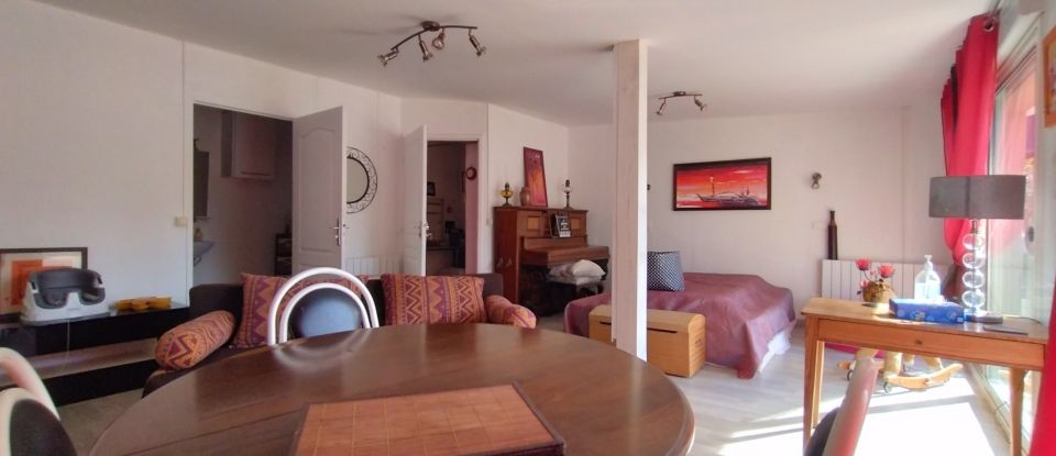 Longere 6 rooms of 513 m² in Le Ménil-Guyon (61170)