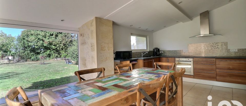 Maison traditionnelle 6 pièces de 147 m² à Cubzac-les-Ponts (33240)