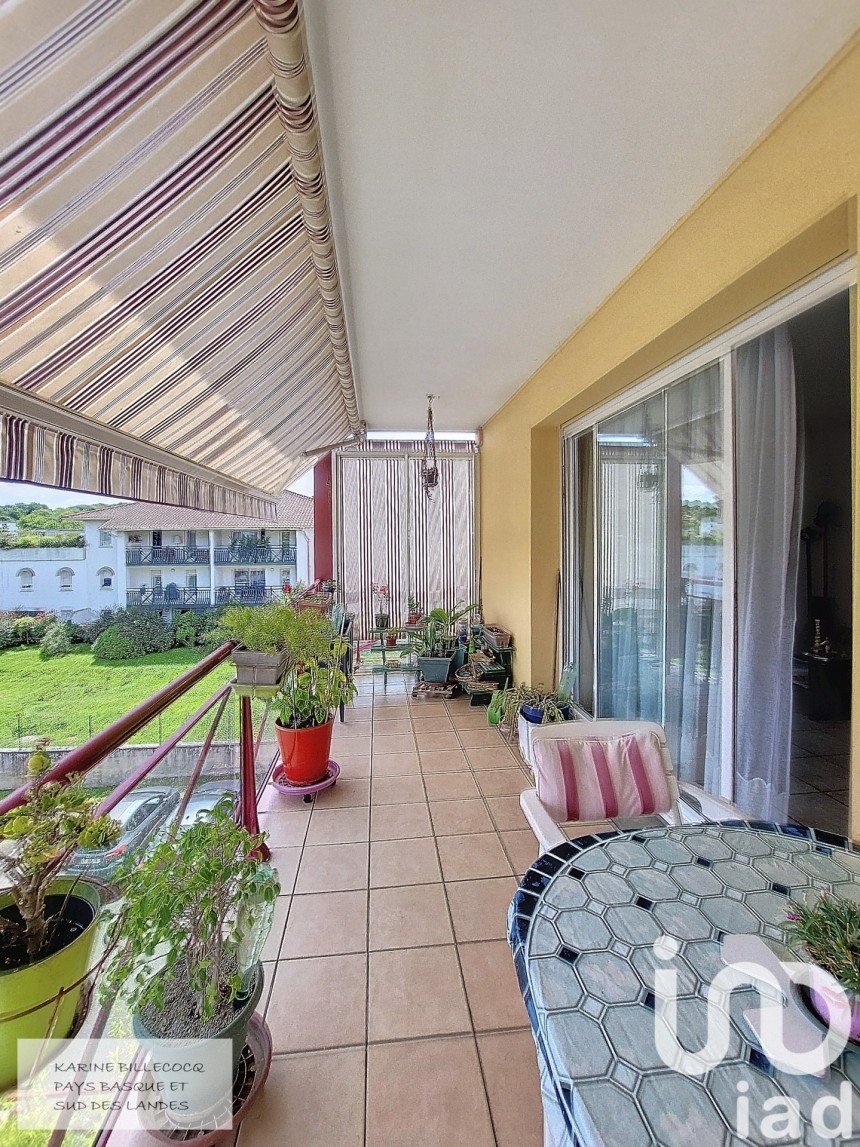 Apartment 3 rooms of 65 m² in Anglet (64600)