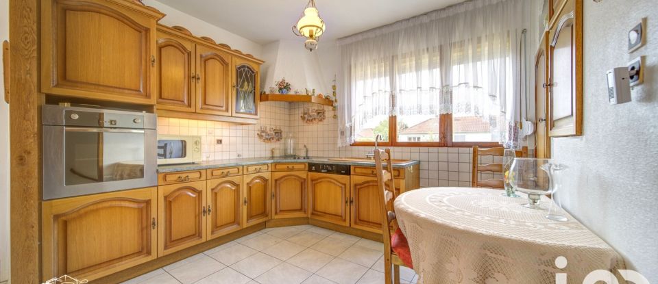 Traditional house 6 rooms of 123 m² in Jarny (54800)