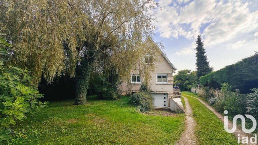 Maison traditionnelle 7 pièces de 159 m² à Chartrettes (77590)