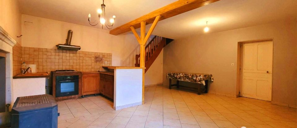 Maison de campagne 4 pièces de 80 m² à Sérigny (86230)