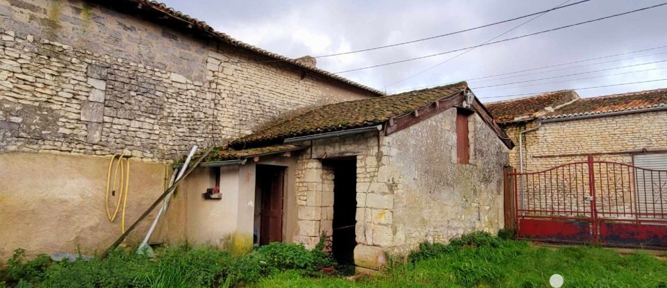 Maison de campagne 4 pièces de 80 m² à Sérigny (86230)