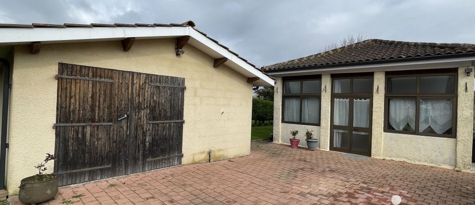 Traditional house 4 rooms of 87 m² in Ambarès-et-Lagrave (33440)