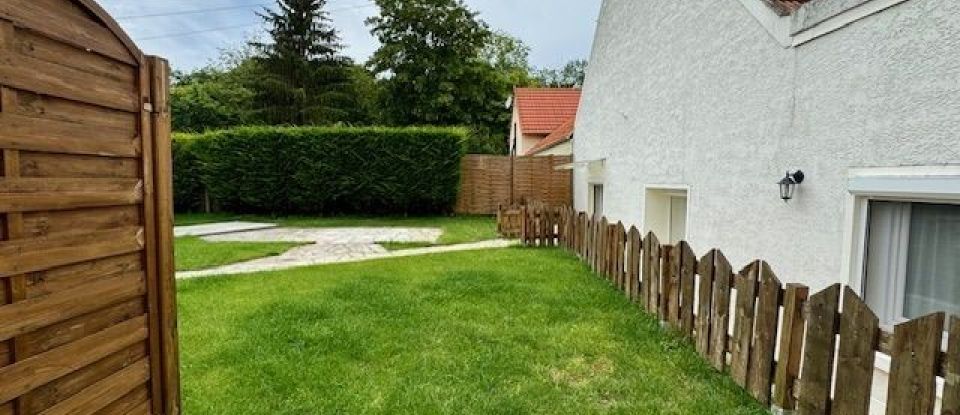 House 7 rooms of 145 m² in Breuillet (91650)