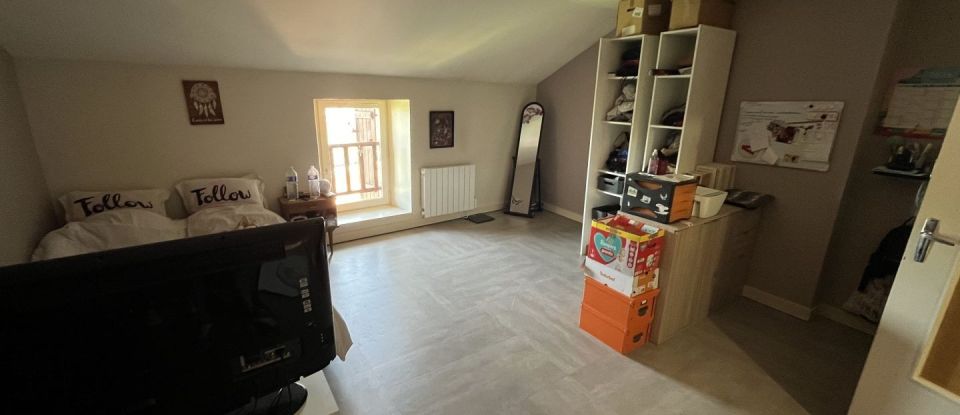 Apartment 4 rooms of 109 m² in Parthenay (79200)