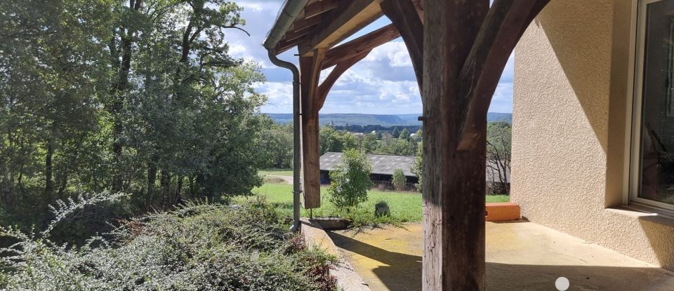 Country house 6 rooms of 143 m² in Queyssac-les-Vignes (19120)