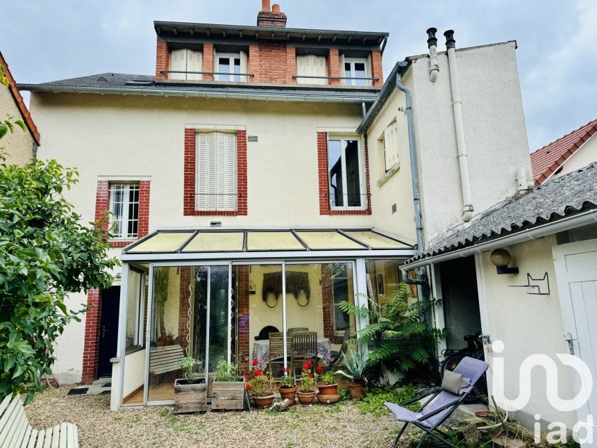 Maison de ville 9 pièces de 180 m² à Orléans (45000)