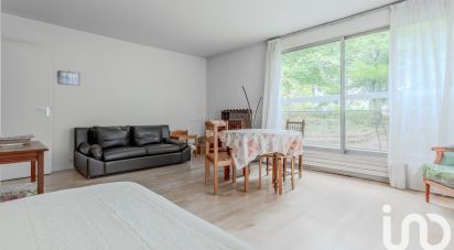 Appartement 2 pièces de 64 m² à Courbevoie (92400)