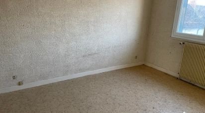 Maison 4 pièces de 75 m² à Oulches (36800)