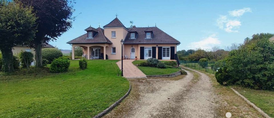 Maison traditionnelle 6 pièces de 199 m² à Saint-Pouange (10120)