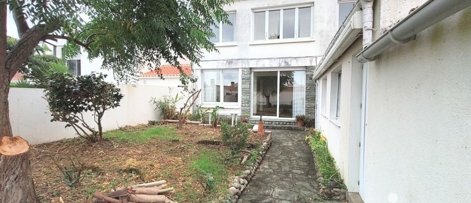 Traditional house 5 rooms of 114 m² in Les Sables-d'Olonne (85100)