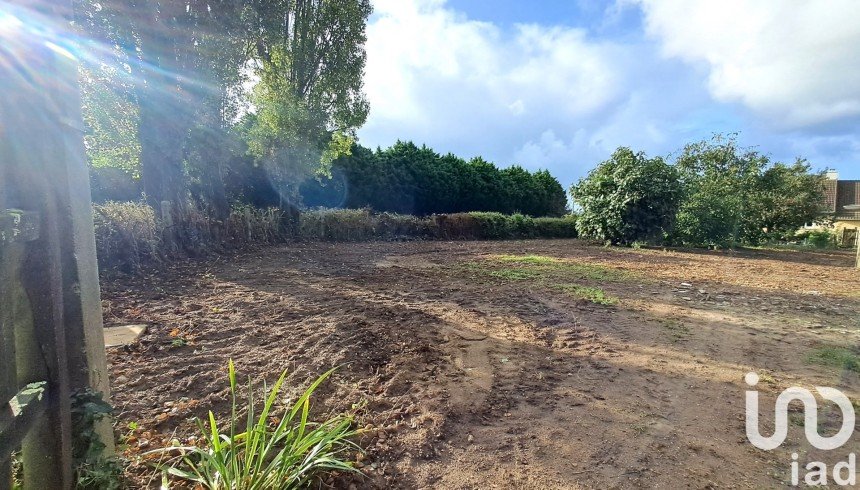 Terrain de 696 m² à Saint-Jean-de-la-Rivière (50270)