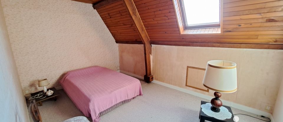 Maison 8 pièces de 196 m² à Crain (89480)