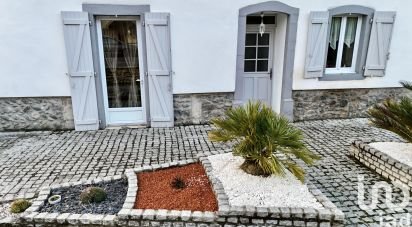 House 6 rooms of 116 m² in Espès-Undurein (64130)