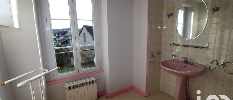 House 7 rooms of 161 m² in Guérigny (58130)