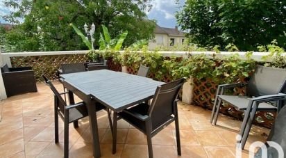 House 5 rooms of 96 m² in Combs-la-Ville (77380)