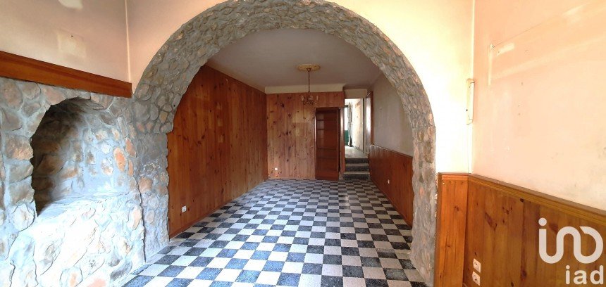 Village house 4 rooms of 93 m² in Thézan-des-Corbières (11200)